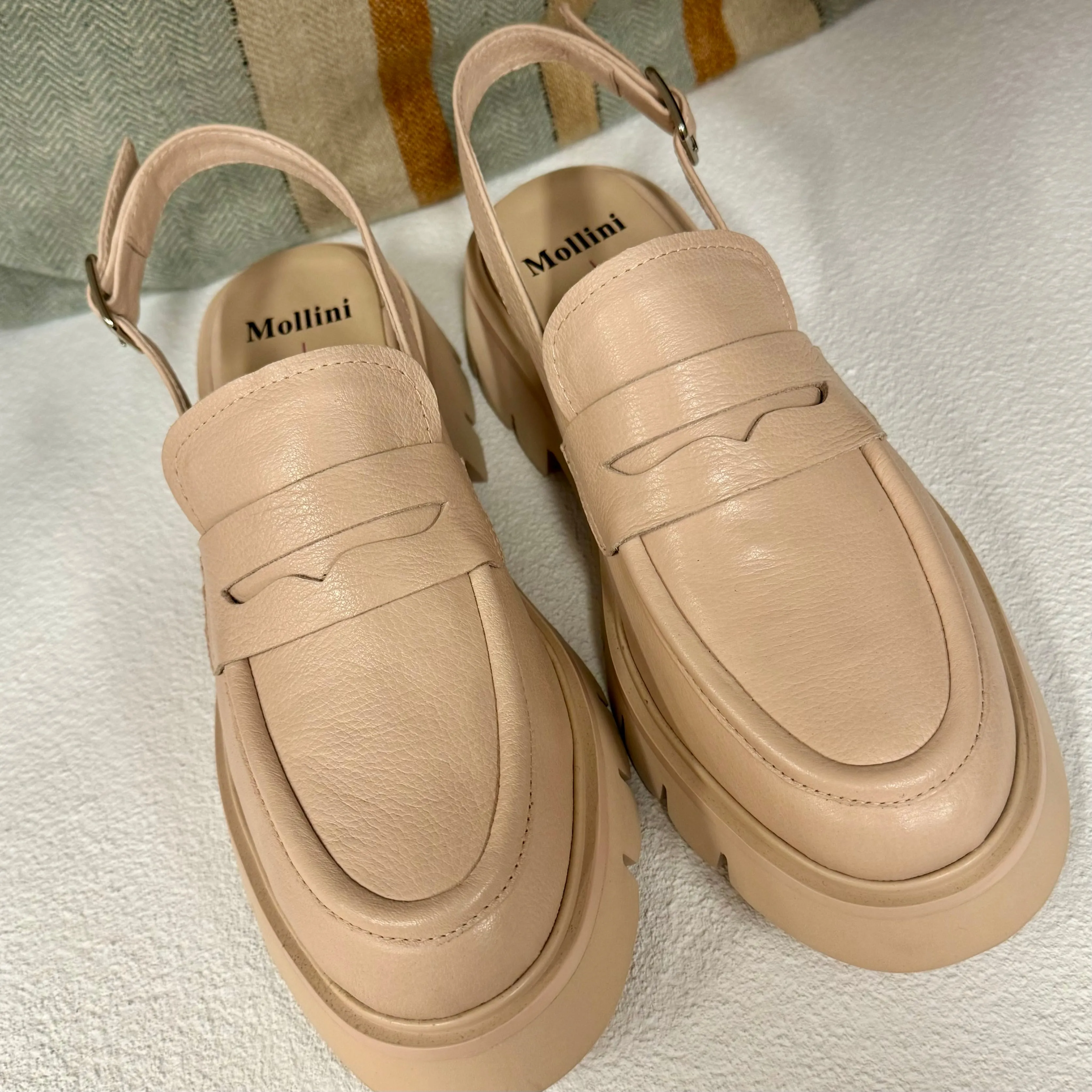 Kapple Leather Loafers - Nude