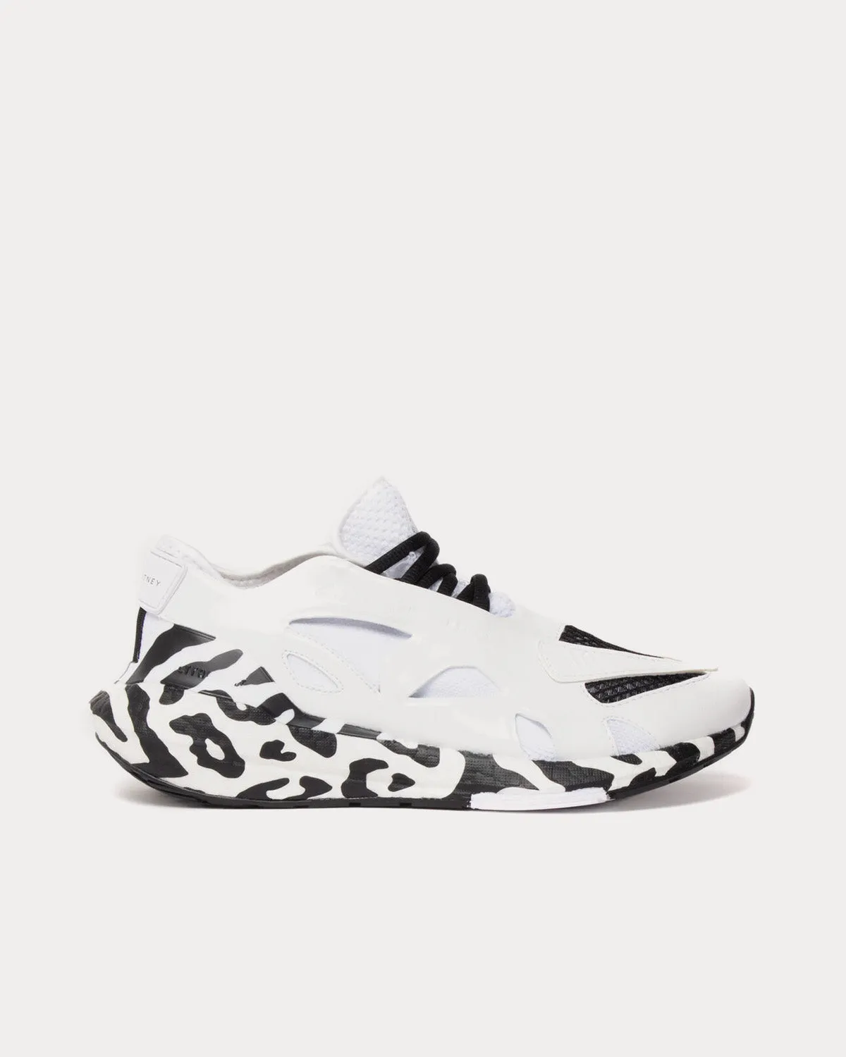 UltraBoost 22 Graphic Core Black / White Running Shoes