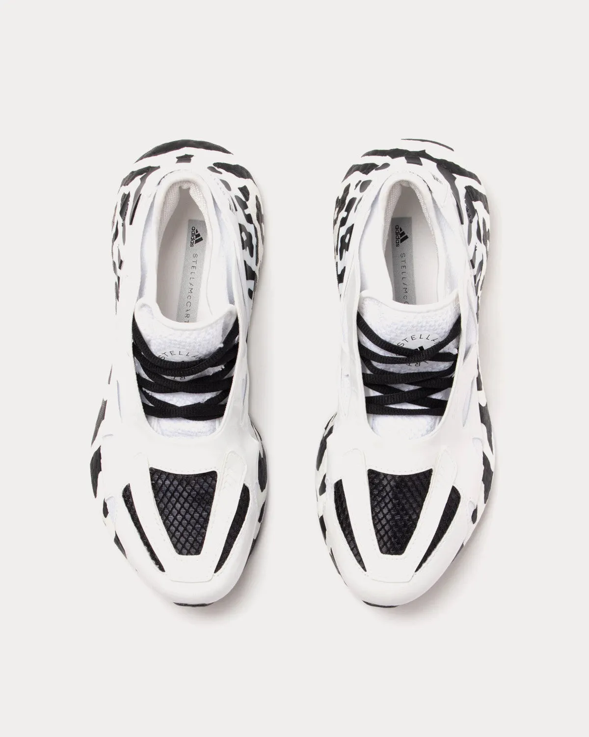 UltraBoost 22 Graphic Core Black / White Running Shoes